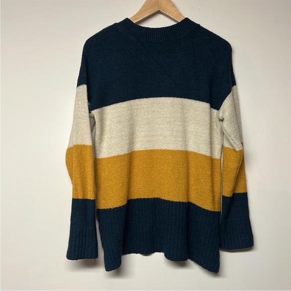 Mystyle Color Block Crew neck Sweater - Picture 5 of 7